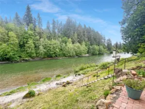 PRIVATE SANDY BEACH_TOUTLE RIVER VIEW