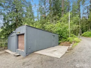 SMALL SHOP WITH ATTACHED CONNEX SHED