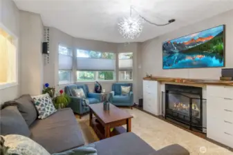 Small enough to be cozy & big enough for gatherings. The fireplace will keep the main living space warm all winter.