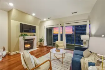 Living Room, Hardwood Floors, Tall Ceilings, Gas Fireplace