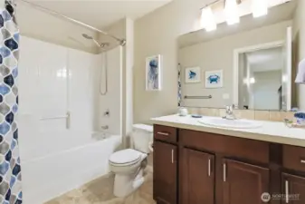 Full guest bath on upper level
