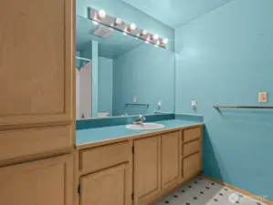 Heading to the next floor, you'll find the full bathroom to the left.