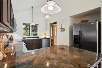 Seating bar in kitchen