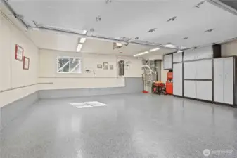 garage has whole house vacume system tank