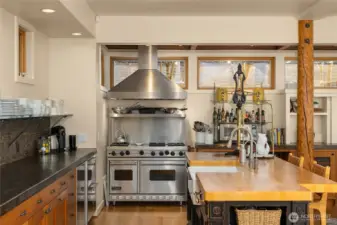 Top of the line appliances, and great storage.