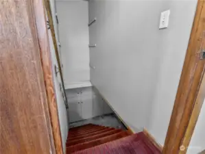 Access to the basement from the hallway