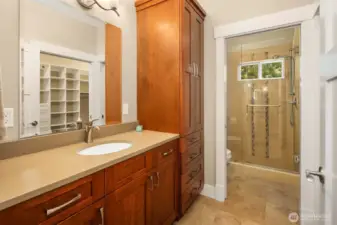 Junior suite bathroom