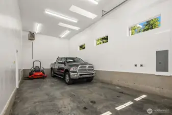 17 x 40 RV garage with 16' ceiling.