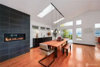 This gorgeous dining table stays!