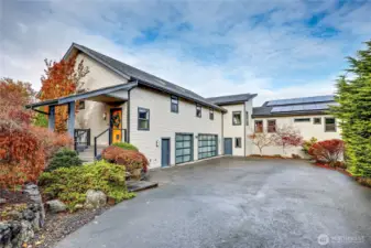 Larger driveway provides plenty of parking