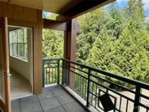 Lush peaceful views with the sounds of Issaquah Creek below!