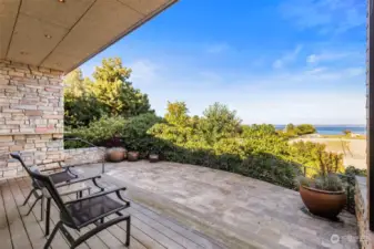 Patio area off dining.