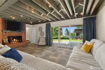 With the kitchenette right around the corner, you'll never have to leave.