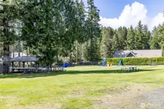 easy walking distance to picnic grounds and play area