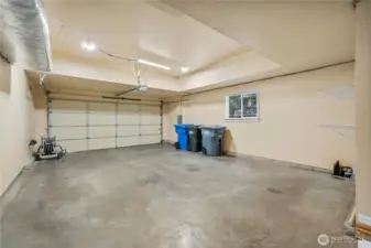 Must see this Garage!