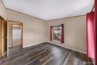 Guest bedroom #1