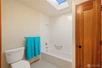 Primary ensuite Full bath