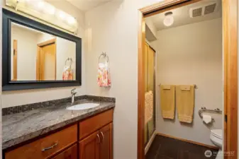 3/4 ensuite for 2nd primary suite