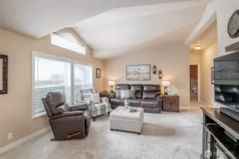 Roman shades & faux wood blinds stay.