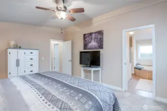 Ceiling fan to circulate air as you sleep