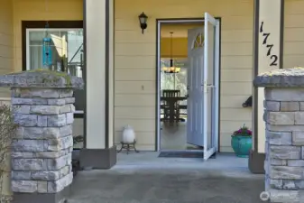 Welcome to easy living at Maple Ridge.