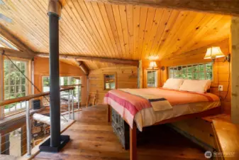 Upper loft sleeping area