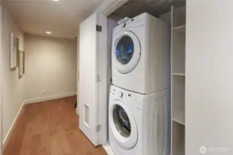 In-Unit Whirlpool Washer & Dryer