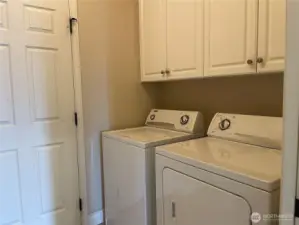 Washer/Dryer Stay