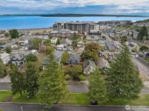 Enjoy the ultimate convenience with easy walking access to everything Point Ruston has to offer—shops, dining, parks, and waterfront views just steps from your door.