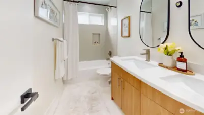 Unit 3 Bathroom 1/2