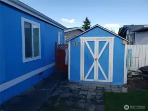 A Picture of a nice Dry Storage Shed.