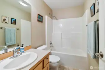 Main bathroom for bedrooms 2 & 3.