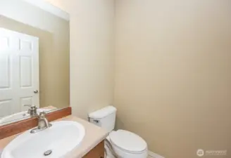 2nd floor guest bathroom