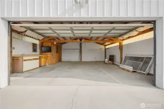 2 car garage/shop