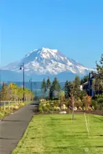 Trails, parks, the Post, 7-11, Wendys and more conveniently located in Tehaleh! Minutes from Costco, freeways, Lake Tapps and all Bonney Lake has to offer