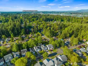 What a wonderful location!  Close to downtown, Squaxin Park and the always popular San Francisco St. Bakery!