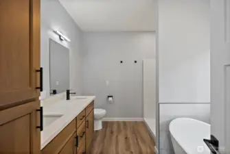 Primary En Suite with Free Standing Soaking Tub!