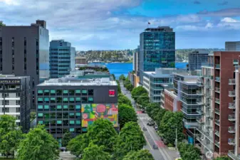 Enso has an Amazing South Lake Union location close to Denny Park, SLU Farmers Market, Lake Union, Space Needled and across from Whole Foods.