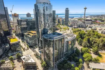 Enso has an Amazing South Lake Union location close to Denny Park, SLU Farmers Market, Lake Union, Space Needled and across from Whole Foods.