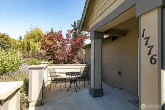 Spacious Patio for relaxing outdoors