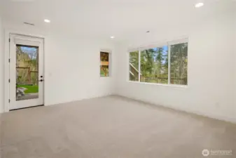 Separate entrance to outside/backyard