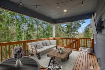 Main floor deck