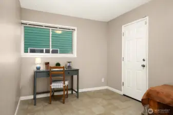 Bonus room/office space.