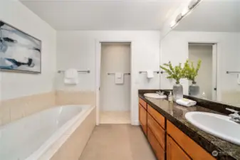 En-suite with soaking tub