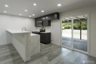 Waterfall countertops in Quartz