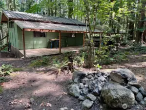 Fire pit for evening hangouts and smores