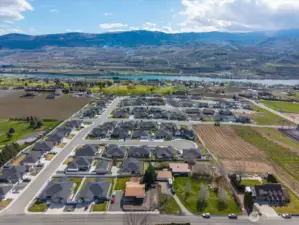 Neighborhood and Highland Golf Course Looking North in the Photo
