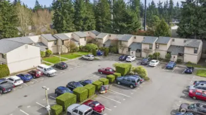Minutes to DT Kirkland, Bellevue, Evergreen Hospital, Village at Totem Lake, Juanita Beach, Parks, shopping and dining!
