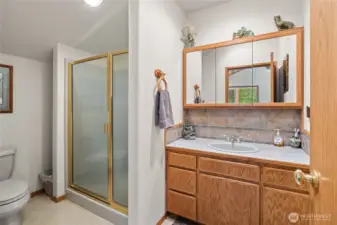 3/4 bath off primary