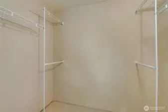 Primary bedroom closes